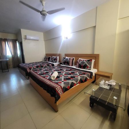 Hotel Rooms Dha Karachi Bagian luar foto