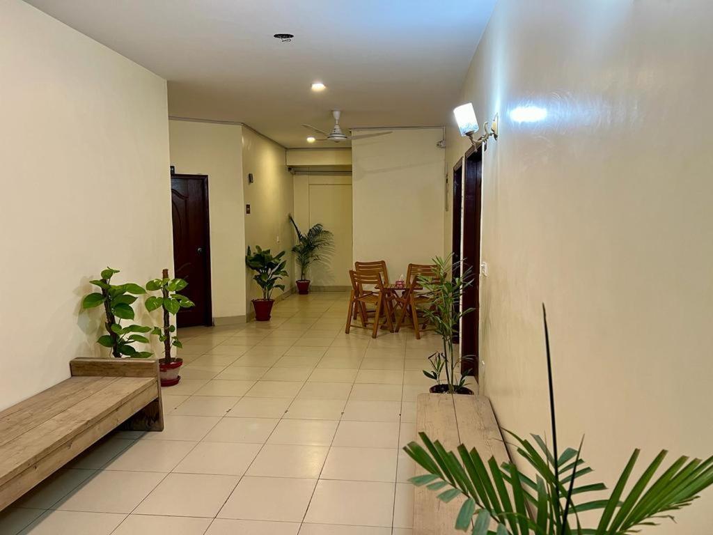 Hotel Rooms Dha Karachi Bagian luar foto