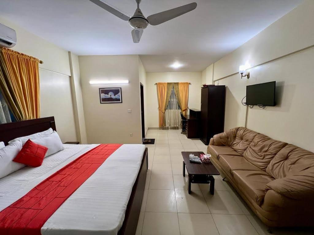 Hotel Rooms Dha Karachi Bagian luar foto