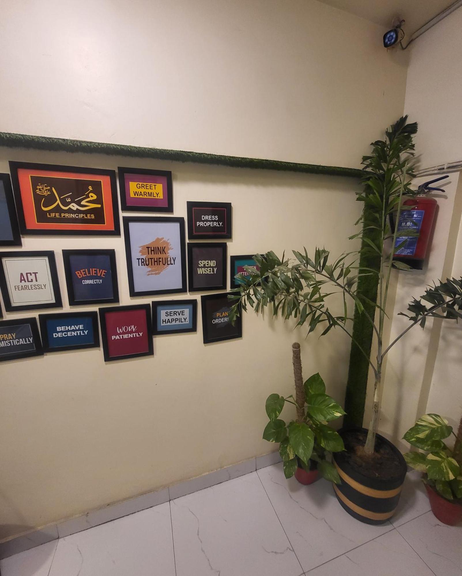 Hotel Rooms Dha Karachi Bagian luar foto